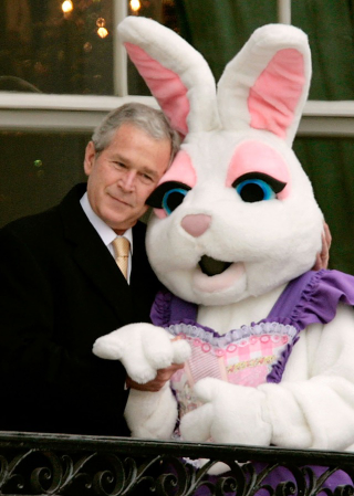 Illustration for article titled White House Easter: Obama Tells Screaming Kids 'Bees Are Good'